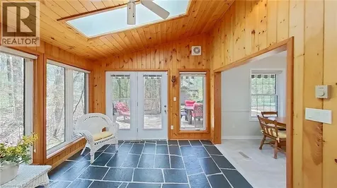 10325 Grand Oaks Drive Grand Bend ON N0M 1T0