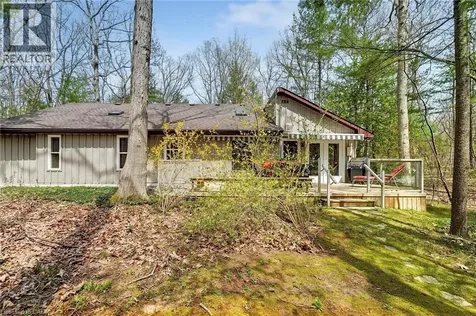 10325 Grand Oaks Drive Grand Bend ON N0M 1T0