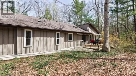 10325 Grand Oaks Drive Grand Bend ON N0M 1T0