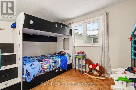 15 Wedgewood Crescent Ottawa ON K1B 4B5