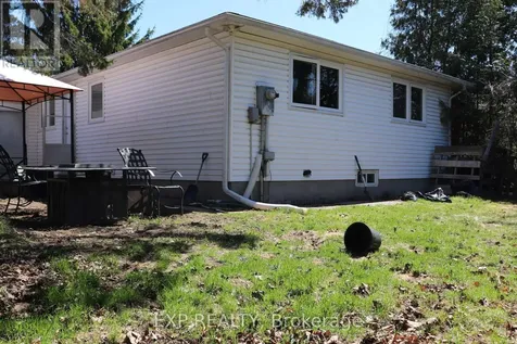 15 Wedgewood Crescent Ottawa ON K1B 4B5