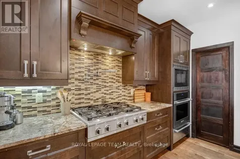 1671 Reindeer Way Ottawa ON K4P 0A2