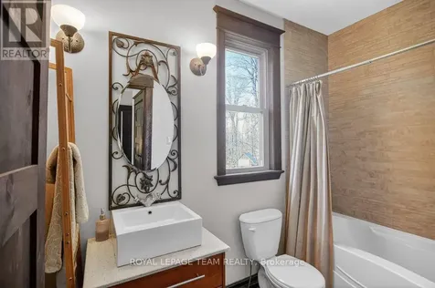 1671 Reindeer Way Ottawa ON K4P 0A2