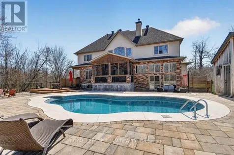 1671 Reindeer Way Ottawa ON K4P 0A2