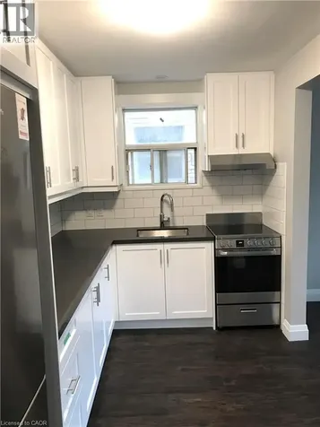273 Lakeshore Road East Mississauga ON L5G 1G8