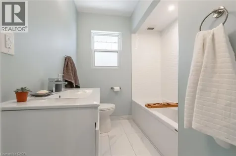 58 Sandalwood Avenue Hamilton ON L8T 2E3