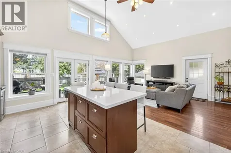 46 Bay Street Mississauga ON L5H 1C3
