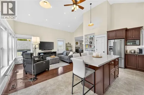 46 Bay Street Mississauga ON L5H 1C3