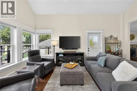 46 Bay Street Mississauga ON L5H 1C3