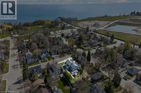 46 Bay Street Mississauga ON L5H 1C3