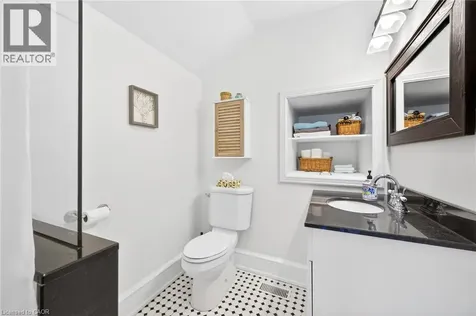 46 Bay Street Mississauga ON L5H 1C3