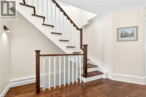 46 Bay Street Mississauga ON L5H 1C3