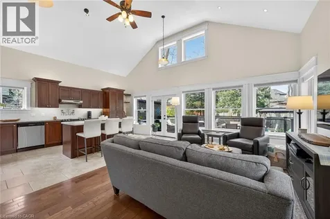 46 Bay Street Mississauga ON L5H 1C3