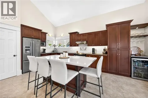 46 Bay Street Mississauga ON L5H 1C3