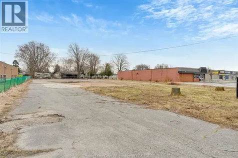 495/485 Sandwich Street South Amherstburg ON N9V 3G5