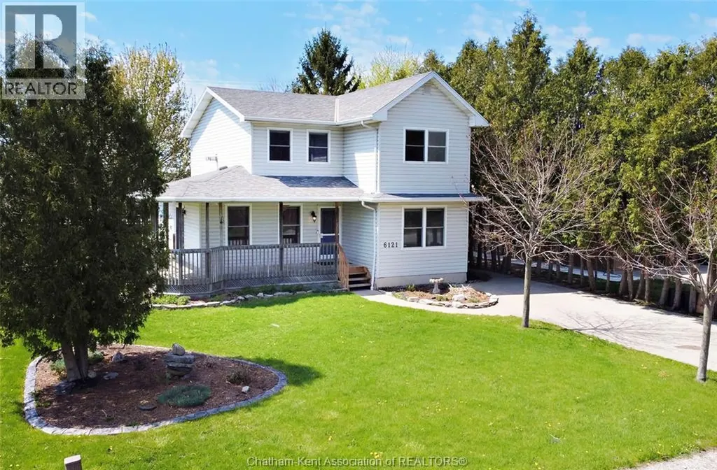 6121 Emerson Avenue Comber ON N0P 1J0