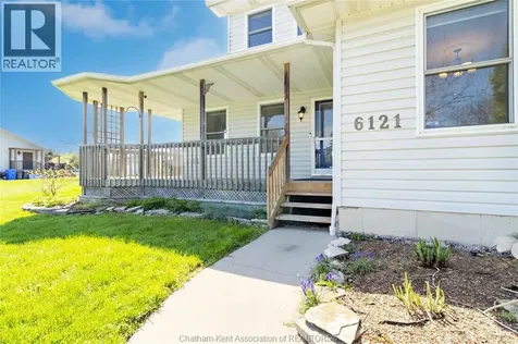 6121 Emerson Avenue Comber ON N0P 1J0