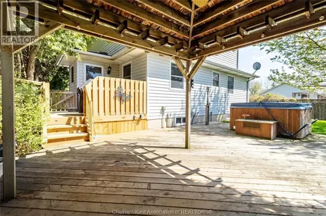 6121 Emerson Avenue Comber ON N0P 1J0