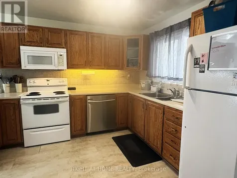 793 River Road Ottawa ON K4M 0T9