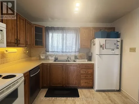 793 River Road Ottawa ON K4M 0T9