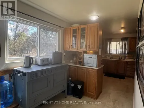 793 River Road Ottawa ON K4M 0T9