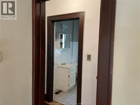 1624 Goyeau Windsor ON N8X 3L6