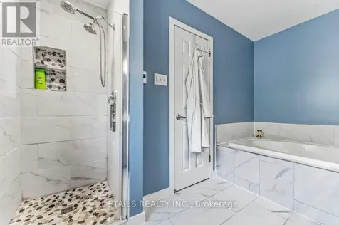 8 Wimbledon Way Ottawa ON K2K 3J2