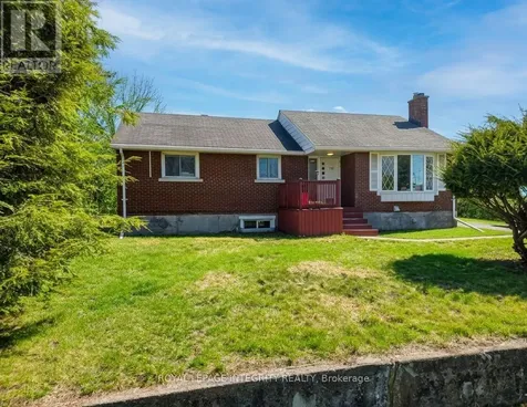 176 Oakridge Boulevard Ottawa ON K2G 2V2
