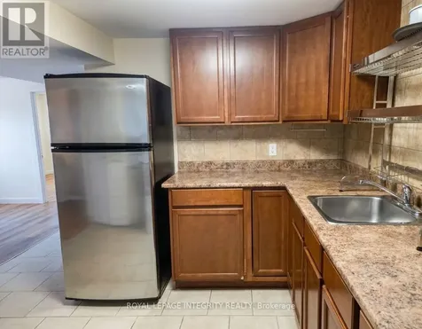 176 Oakridge Boulevard Ottawa ON K2G 2V2