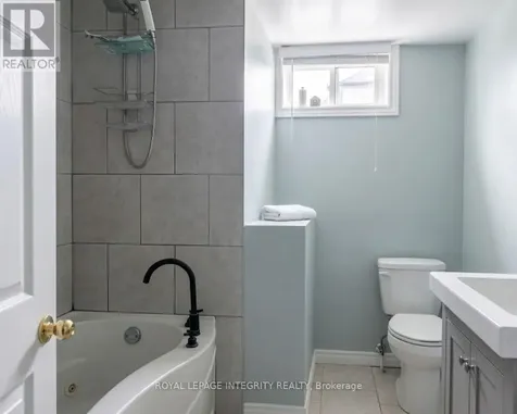 176 Oakridge Boulevard Ottawa ON K2G 2V2