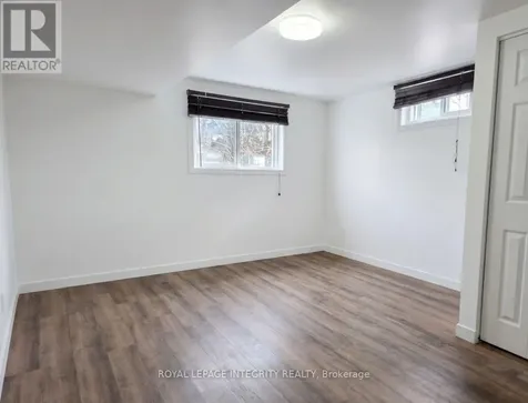 176 Oakridge Boulevard Ottawa ON K2G 2V2