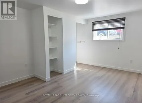 176 Oakridge Boulevard Ottawa ON K2G 2V2
