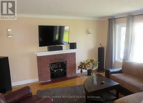 176 Oakridge Boulevard Ottawa ON K2G 2V2
