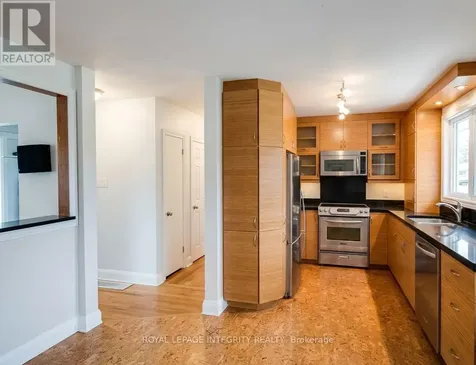 176 Oakridge Boulevard Ottawa ON K2G 2V2