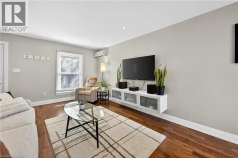 113 Niagara Street Welland ON L3C 1J4