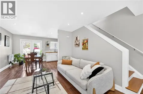 113 Niagara Street Welland ON L3C 1J4