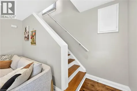 113 Niagara Street Welland ON L3C 1J4