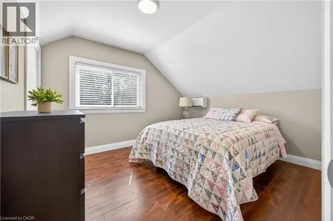 113 Niagara Street Welland ON L3C 1J4