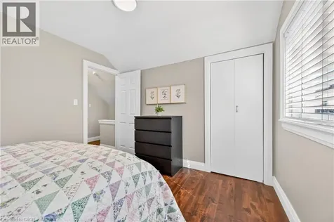 113 Niagara Street Welland ON L3C 1J4