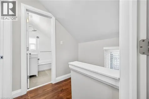 113 Niagara Street Welland ON L3C 1J4