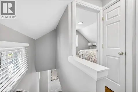 113 Niagara Street Welland ON L3C 1J4