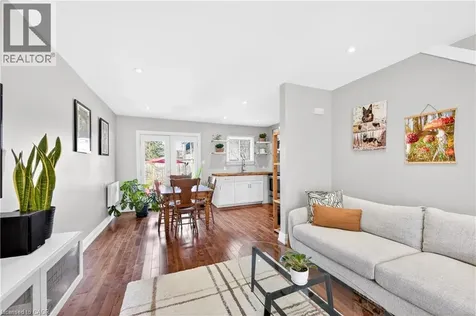 113 Niagara Street Welland ON L3C 1J4