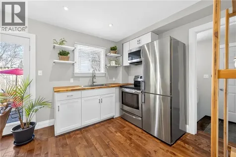 113 Niagara Street Welland ON L3C 1J4