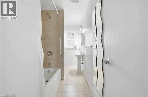 36 Woodelm Drive St. Catharines ON L2M 4N3