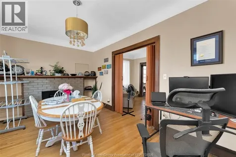 538 Louis Avenue Windsor ON N9A 1W8