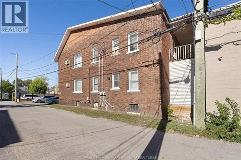 538 Louis Avenue Windsor ON N9A 1W8