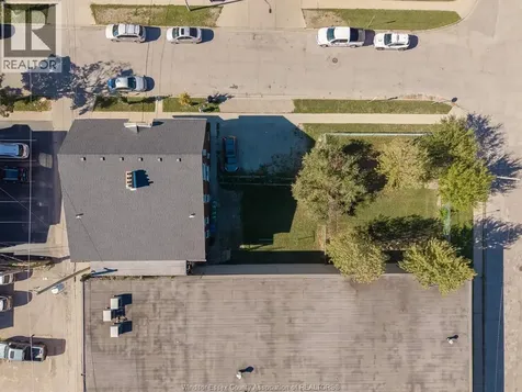 538 Louis Avenue Windsor ON N9A 1W8