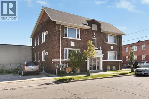 538 Louis Avenue Windsor ON N9A 1W8