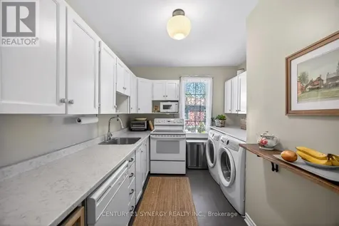 33 A & B Napoleon Street Carleton Place ON K7C 2X4