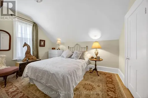 33 A & B Napoleon Street Carleton Place ON K7C 2X4